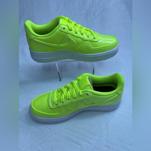 38: Nike Air Force 1 LV8 (UV) Volt/ Volt- White- White Size: 4.5Y - Picture 2 of 7